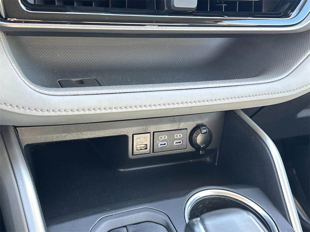 used 2022 Toyota Highlander car, priced at $29,490