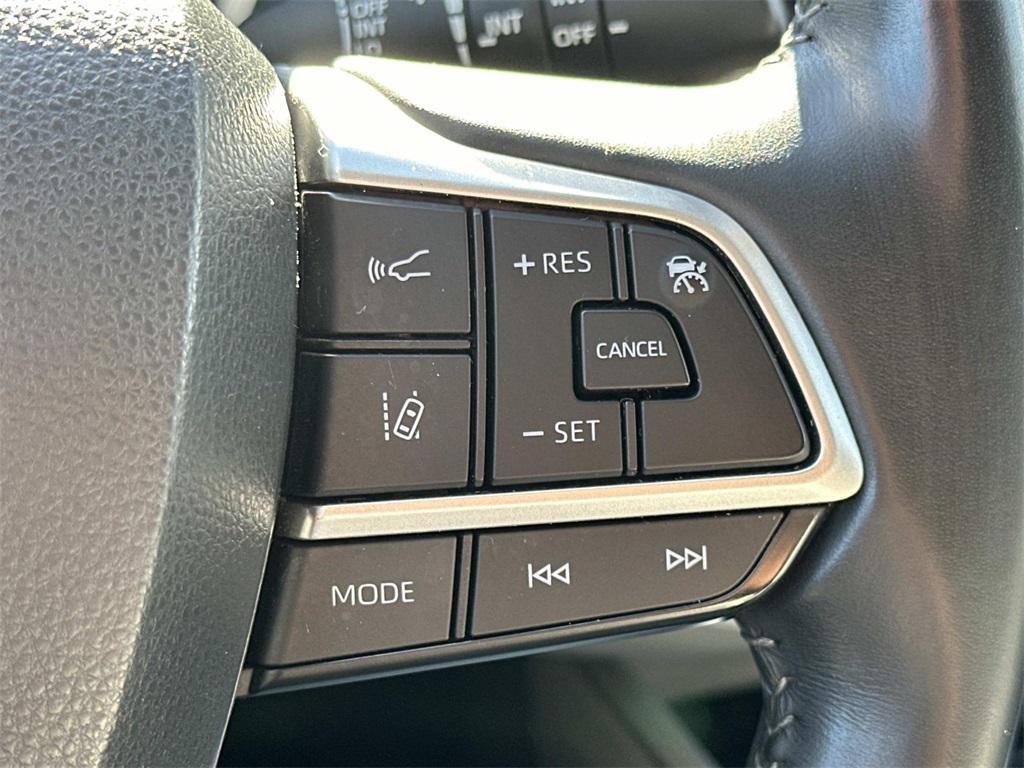 used 2022 Toyota Highlander car, priced at $29,490