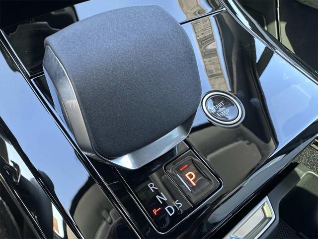 new 2025 Land Rover Range Rover Sport car, priced at $104,239