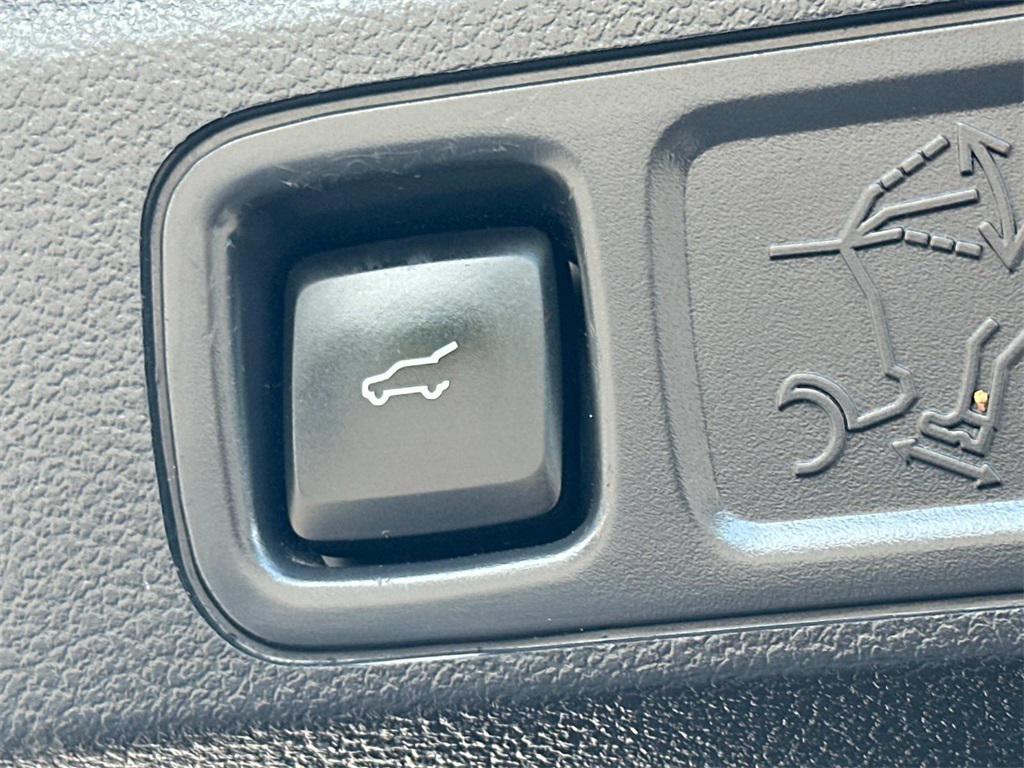 used 2024 Ford Expedition car, priced at $40,900