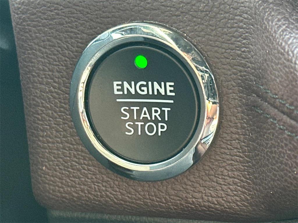 used 2024 Ford Expedition car, priced at $40,900