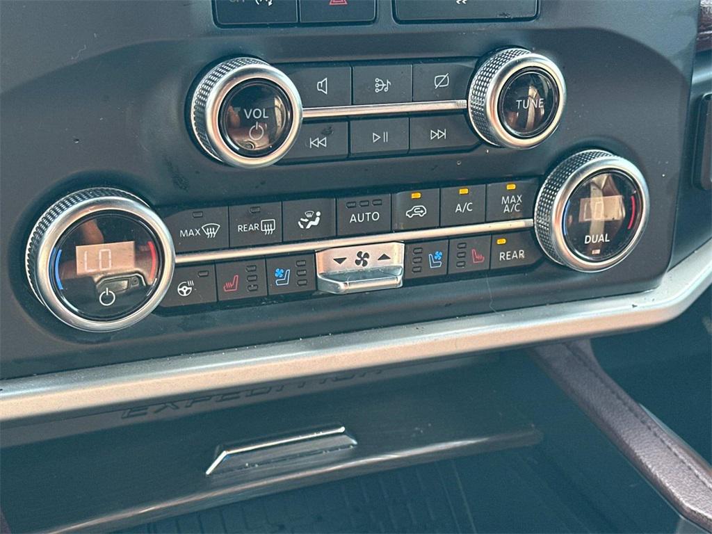 used 2024 Ford Expedition car, priced at $40,900