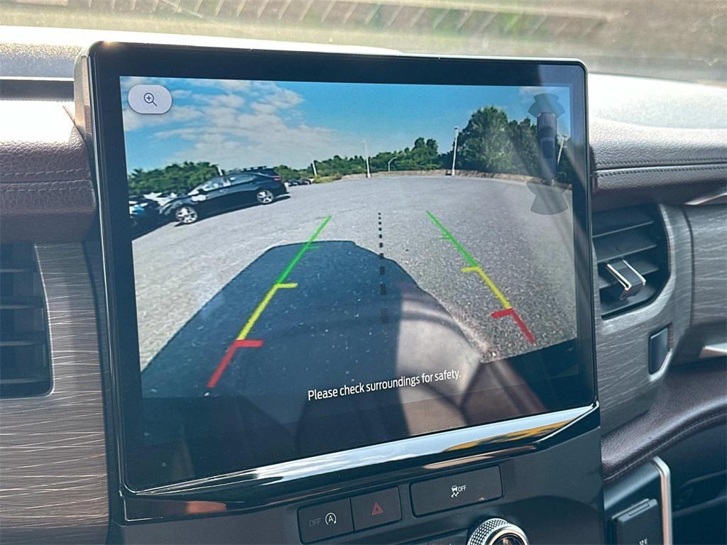 used 2024 Ford Expedition car, priced at $40,900