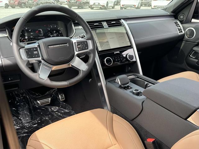 new 2025 Land Rover Discovery car, priced at $83,202