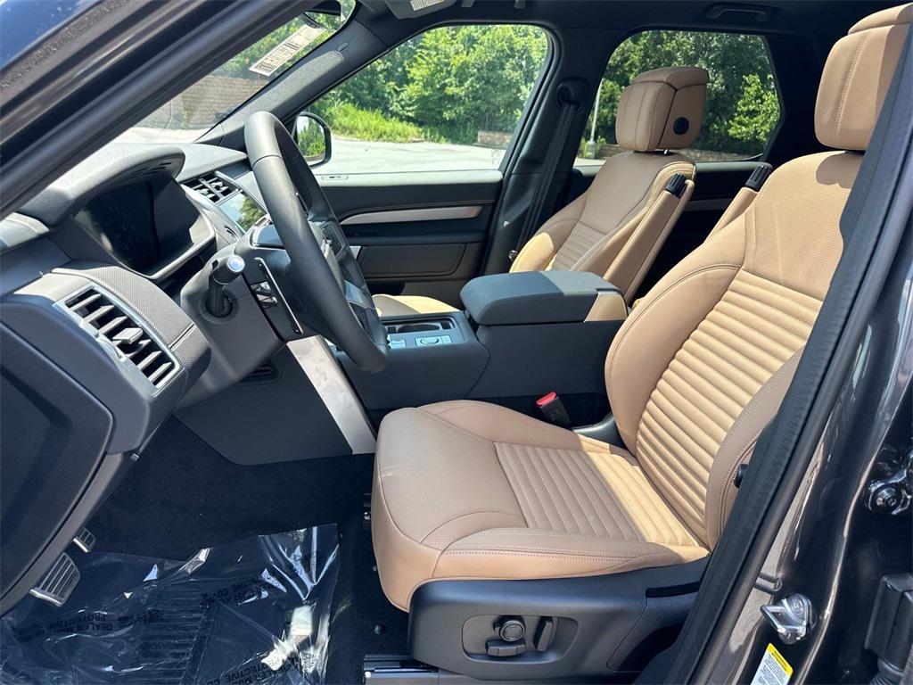 new 2025 Land Rover Discovery car, priced at $75,338