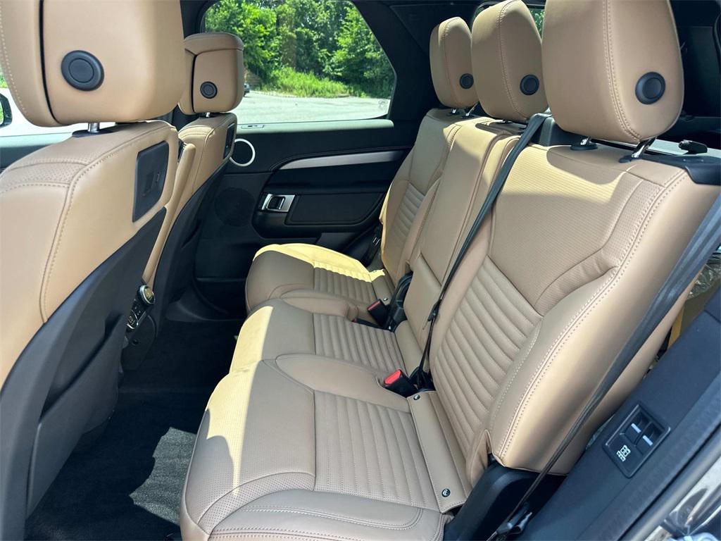 new 2025 Land Rover Discovery car, priced at $75,338