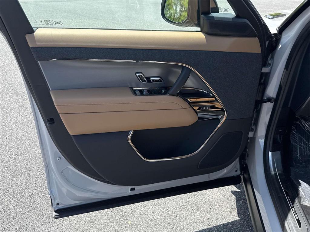 used 2025 Land Rover Range Rover Sport car, priced at $87,990