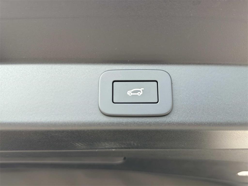 new 2025 Land Rover Range Rover Sport car, priced at $103,855
