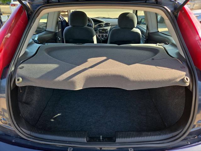 used 2000 Ford Focus car, priced at $3,995