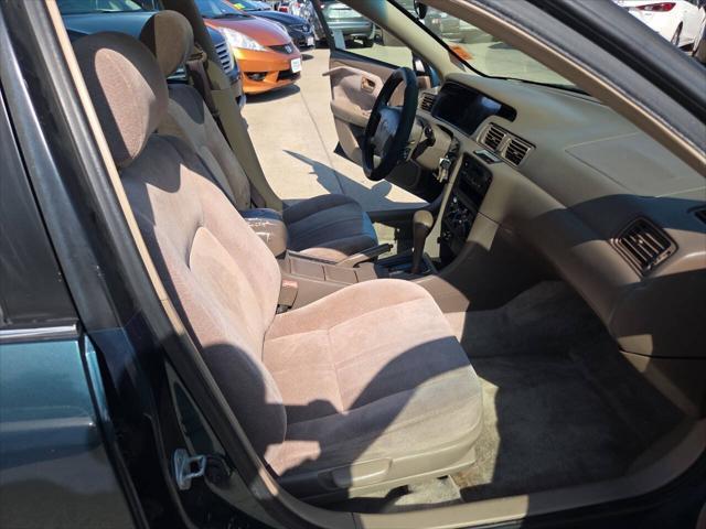 used 1998 Toyota Camry car, priced at $2,995
