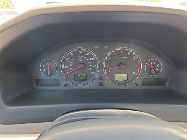 used 2006 Volvo XC70 car, priced at $4,995