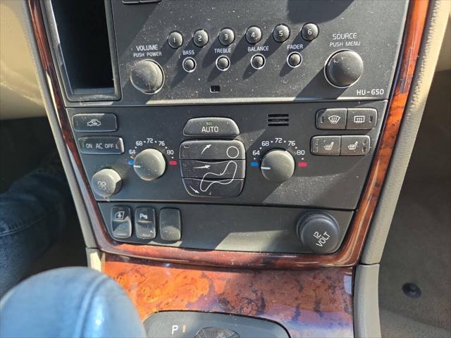 used 2006 Volvo XC70 car, priced at $4,995
