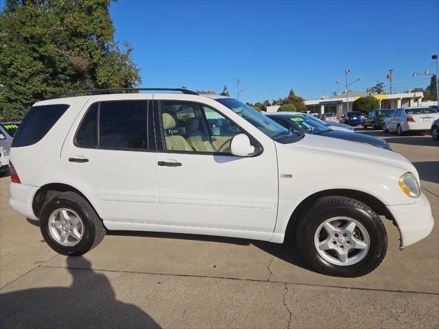 used 2000 Mercedes-Benz M-Class car, priced at $3,995