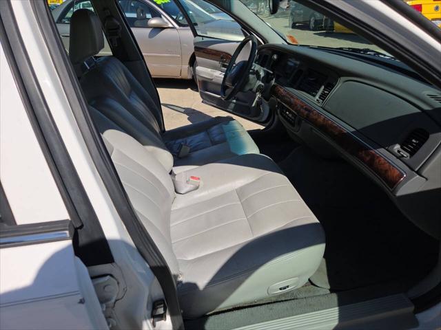 used 2004 Mercury Grand Marquis car, priced at $2,995