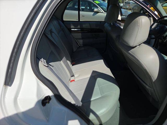 used 2004 Mercury Grand Marquis car, priced at $2,995
