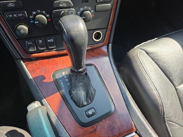 used 2005 Volvo S60 car, priced at $4,250