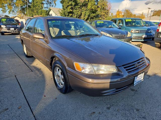 used 1998 Toyota Camry car, priced at $2,995