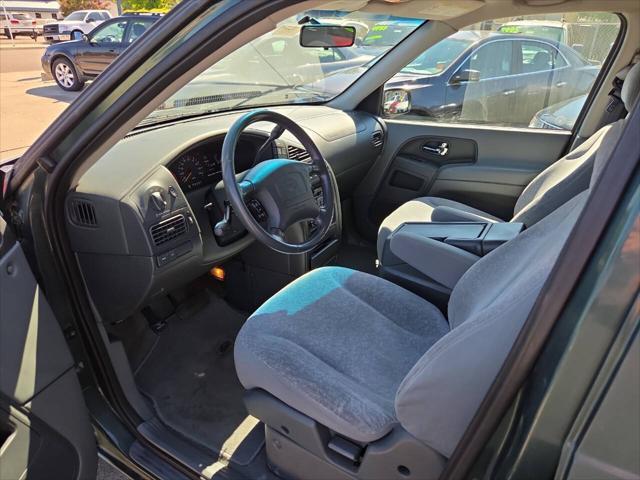 used 2000 Nissan Quest car, priced at $2,995