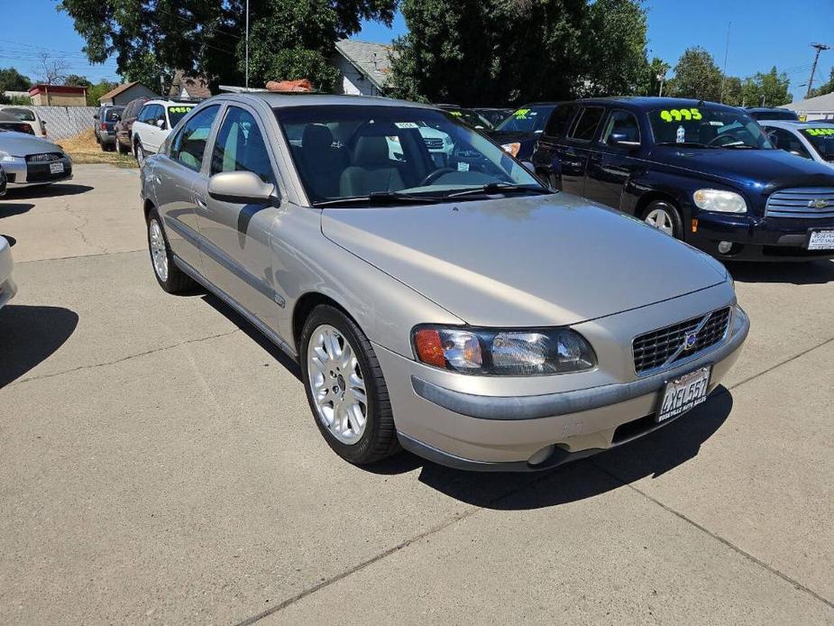 used 2002 Volvo S60 car, priced at $3,450