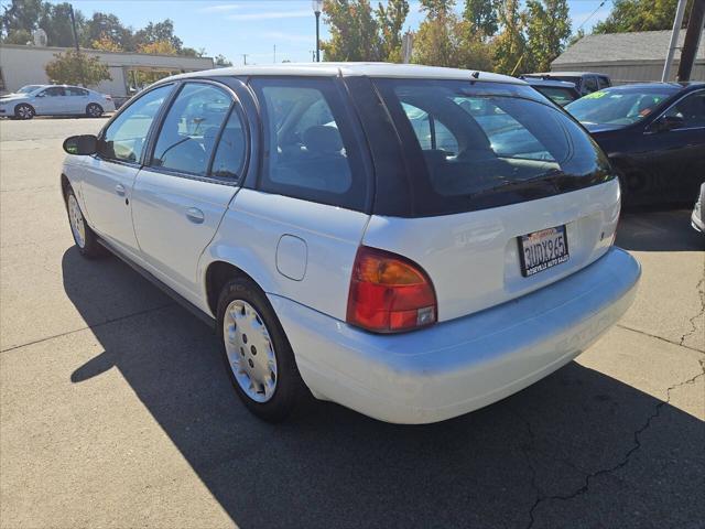 used 1997 Saturn SW car, priced at $2,995