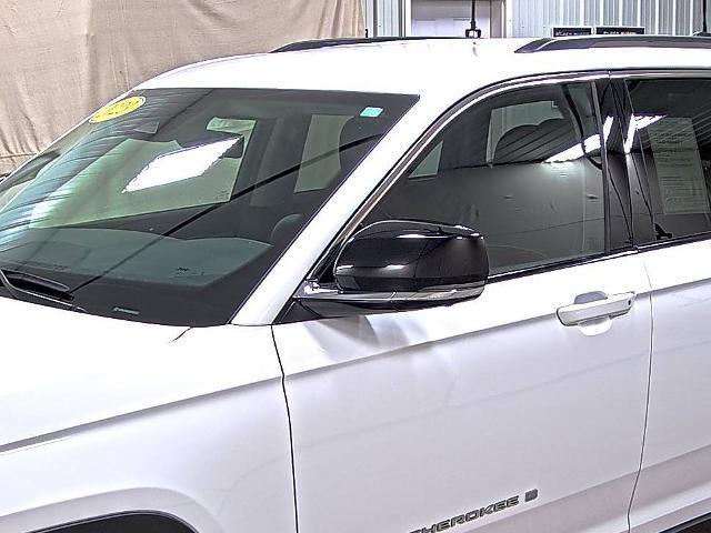 used 2023 Jeep Grand Cherokee car, priced at $36,990