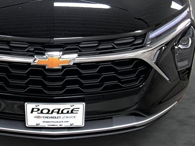 new 2025 Chevrolet Trax car, priced at $24,235