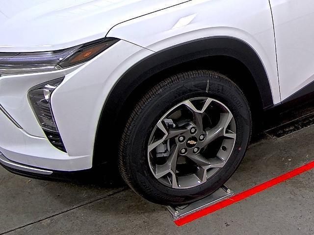 new 2025 Chevrolet Trax car, priced at $25,210