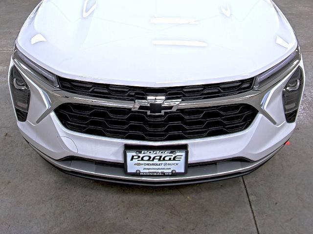 new 2025 Chevrolet Trax car, priced at $25,210