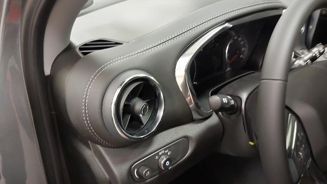 new 2025 Chevrolet Blazer car