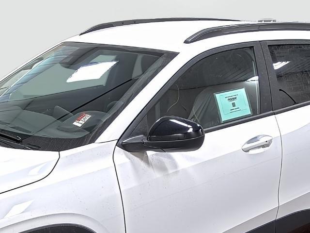 new 2025 Chevrolet Trax car, priced at $25,440
