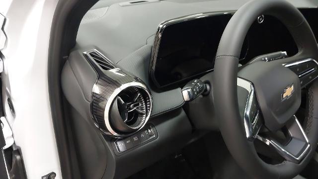new 2026 Chevrolet Equinox car, priced at $30,495
