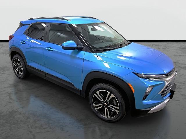 new 2025 Chevrolet TrailBlazer car, priced at $28,720