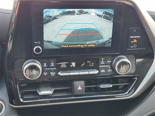 used 2024 Toyota Highlander car, priced at $35,997