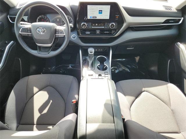 used 2024 Toyota Highlander car, priced at $35,997