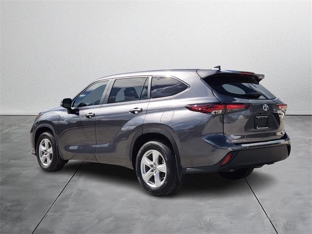 used 2024 Toyota Highlander car, priced at $35,997