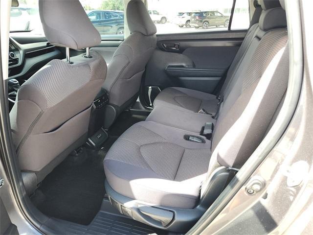 used 2024 Toyota Highlander car, priced at $35,997