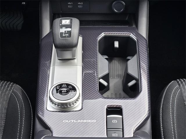 new 2025 Mitsubishi Outlander car, priced at $28,670