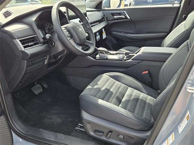 new 2025 Mitsubishi Outlander car, priced at $30,895