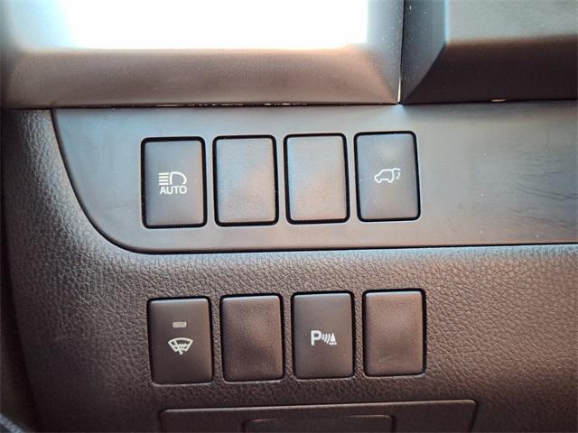 used 2017 Toyota Highlander Hybrid car, priced at $25,997