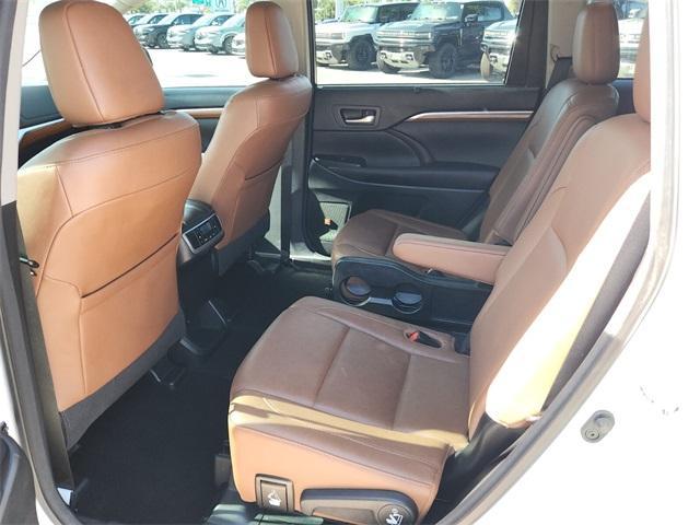 used 2017 Toyota Highlander Hybrid car, priced at $25,997