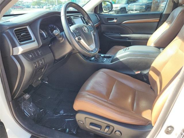 used 2017 Toyota Highlander Hybrid car, priced at $25,997