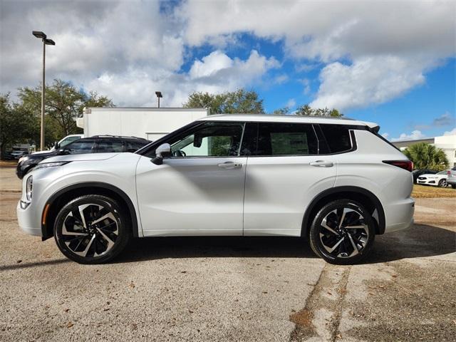 new 2024 Mitsubishi Outlander car, priced at $31,180