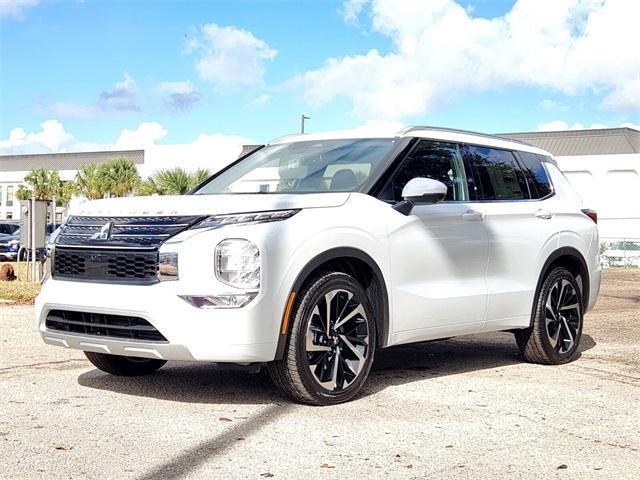 new 2024 Mitsubishi Outlander car, priced at $31,180