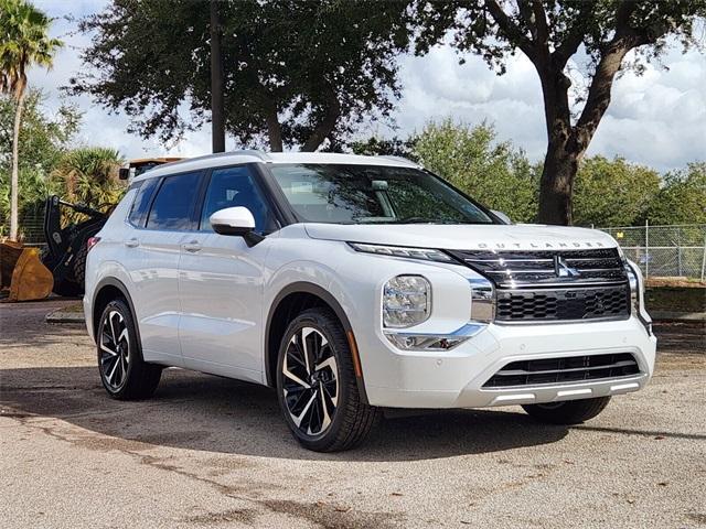 new 2024 Mitsubishi Outlander car, priced at $31,180