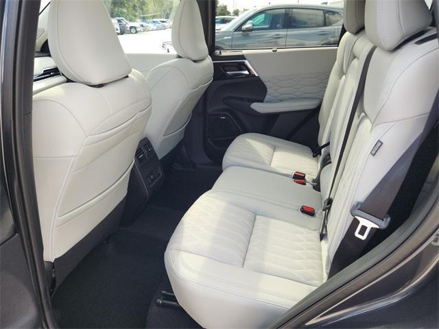 new 2025 Mitsubishi Outlander car, priced at $33,900