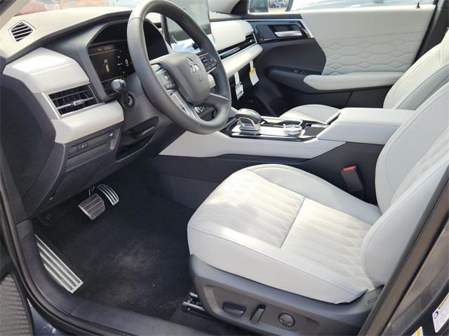 new 2025 Mitsubishi Outlander car, priced at $33,900
