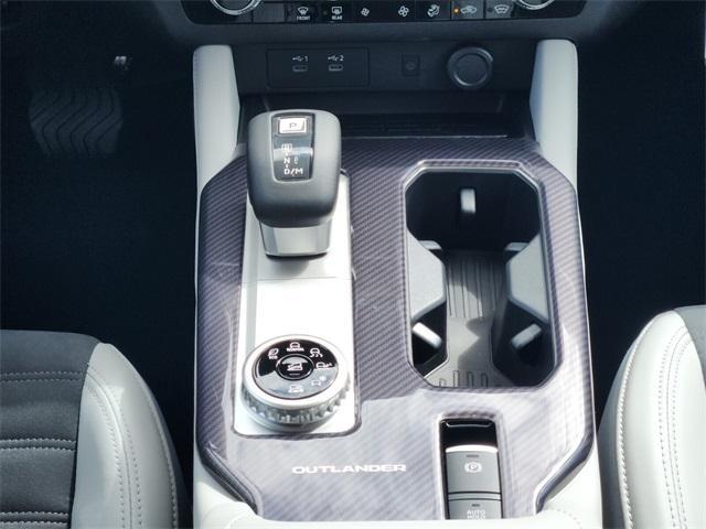 new 2025 Mitsubishi Outlander car, priced at $31,865