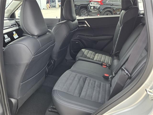 new 2025 Mitsubishi Outlander car, priced at $30,500