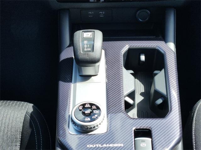 new 2025 Mitsubishi Outlander car, priced at $30,220