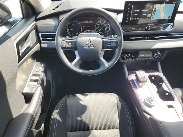new 2025 Mitsubishi Outlander car, priced at $30,220